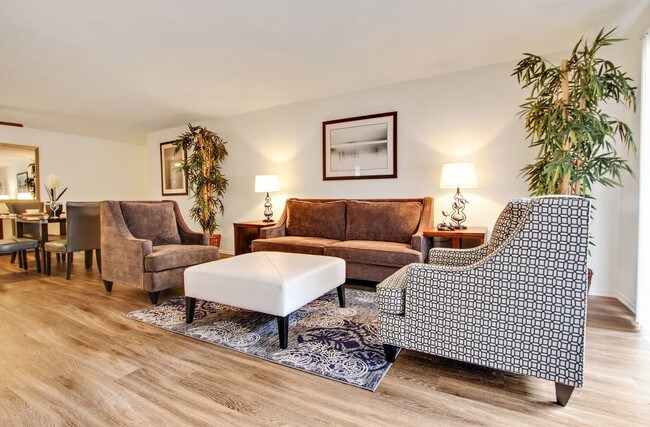 Foto del edificio - 918 Havenhurst Dr