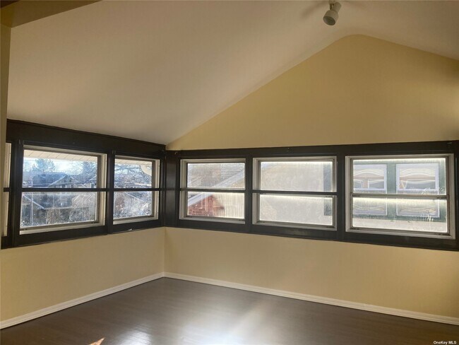 Foto del edificio - 2494 Parkview Pl