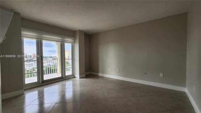 Foto del edificio - 2351 Douglas Rd