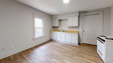 Building Photo - 1141 McKinley Ave