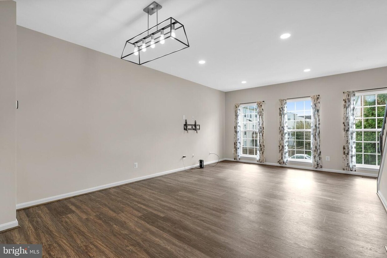 41924 Beryl Ter, Stone Ridge, VA 20105 Townhome Rentals in Stone