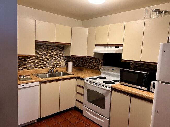 Kitchen - 13113 River Ter