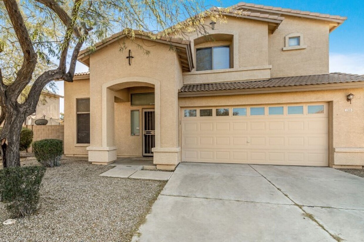 Primary Photo - Room to Relax, Space to Entertain!