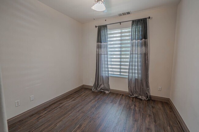Building Photo - COMING SOON! Tesoro Del Valle 4 Bedroom + ...