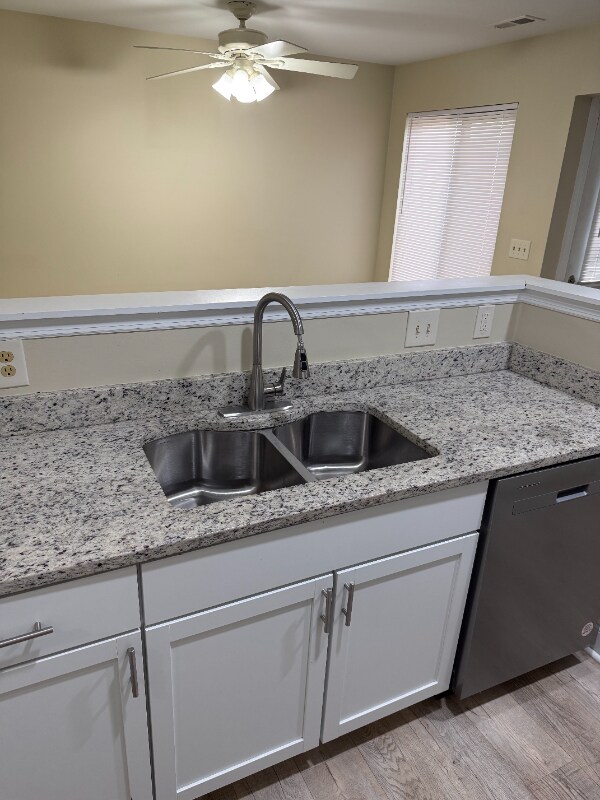 Foto del edificio - 13 Citadel Dr