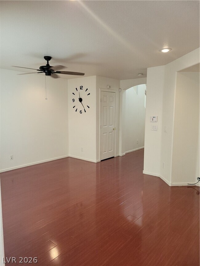 Foto del edificio - 9275 Hollander Ave