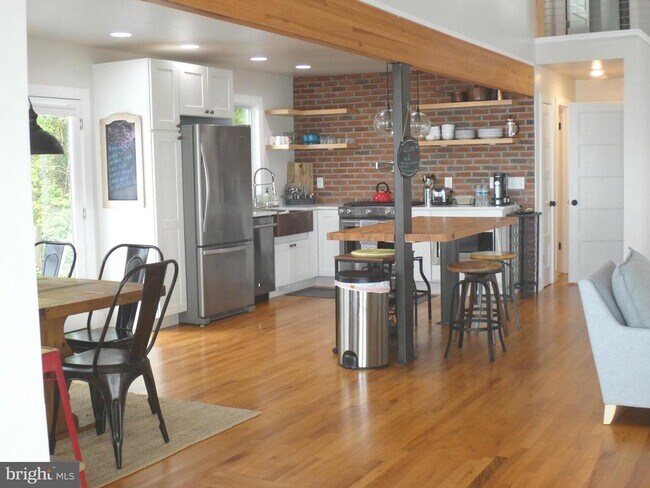 Foto del edificio - 3550 Bay View Dr