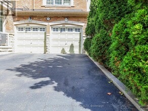 Building Photo - 503 Thornhill Woods Dr