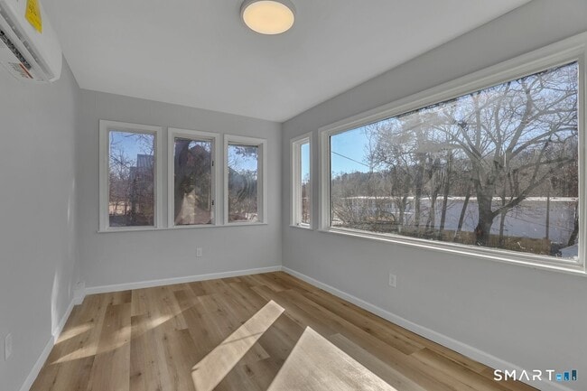 Building Photo - 192 Hartford Rd