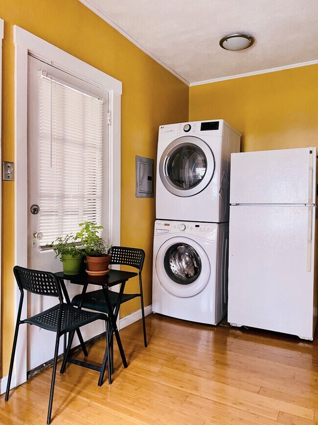 Kitchen - 1466 Commonwealth Ave