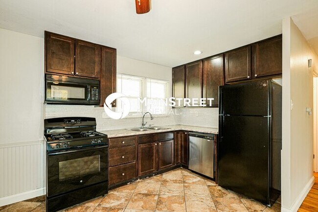 Foto del edificio - 3 Bedroom Pet-Friendly Home in Florissant,...