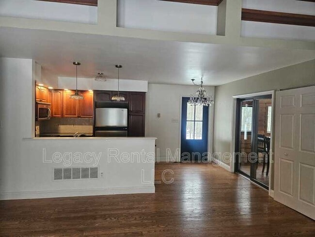 Building Photo - 116 Cheyney Dr