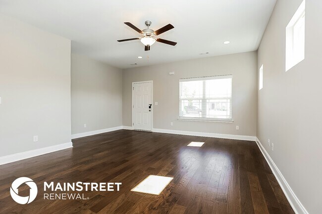 Foto del edificio - 608 Oakvale Ln