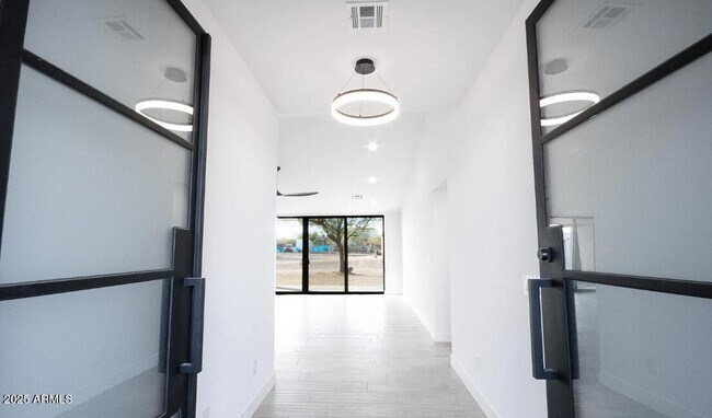 Foto del edificio - 35852 N 10th St