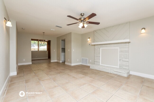 Building Photo - 2940 Blind Owl Dr