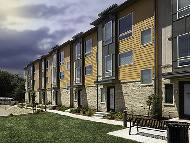 Foto del edificio - Majestic Properties at Midvale Station