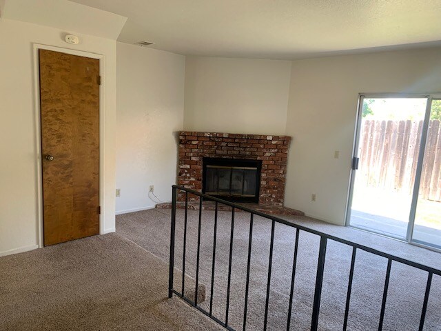 Foto principal - 6700 Alcantara Ave