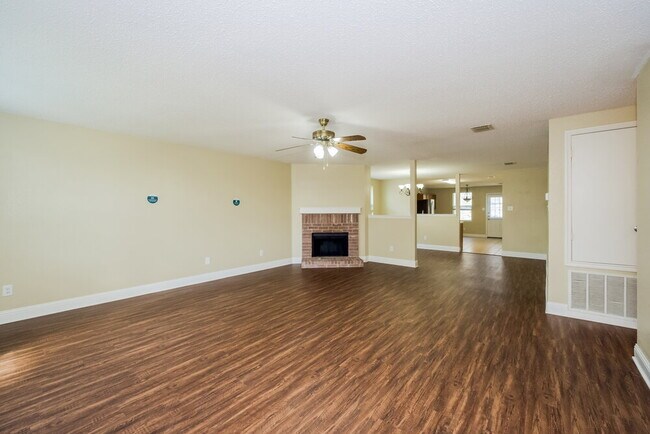 Foto del edificio - 648 Granite Ridge Dr