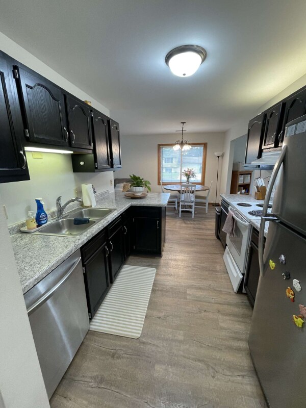 Building Photo - 905 Justin Cir