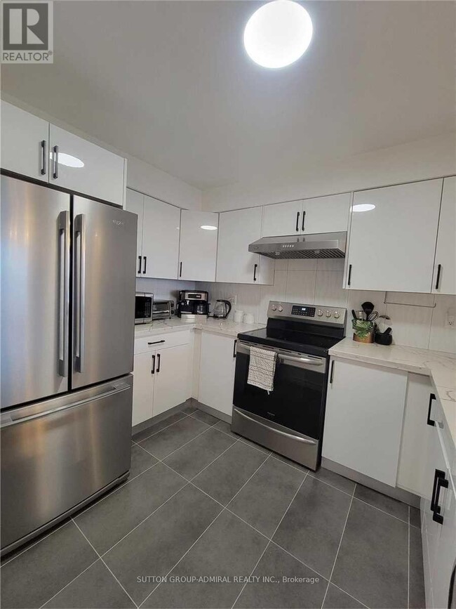 Building Photo - 298 Jarvis St