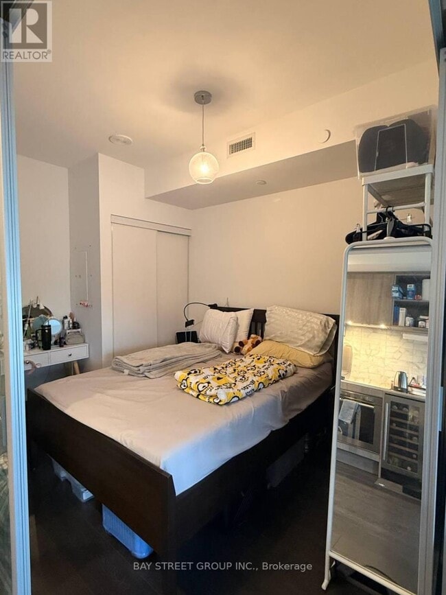 Building Photo - 2020 Bathurst St