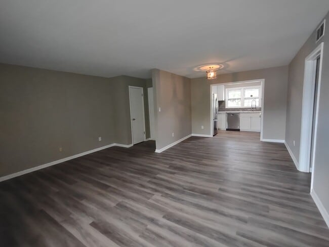 Building Photo - Newly Renovated Condo located in "Coventry Woods"!