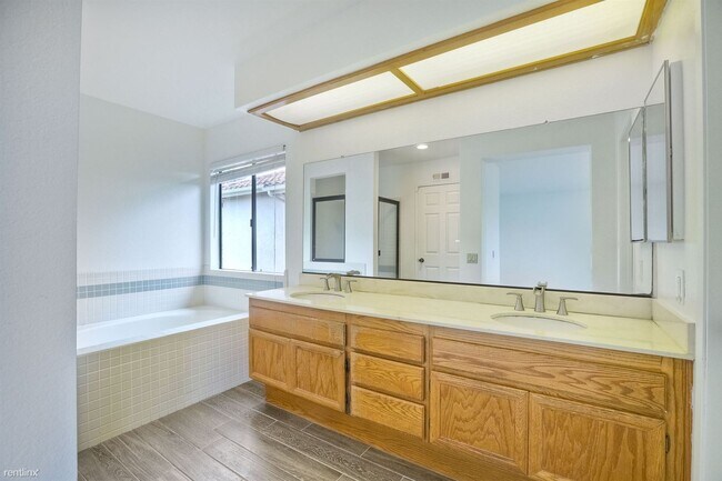 Foto del edificio - 4 br, 3 bath House - 2091 Sequoia Crest