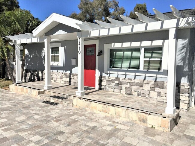 Building Photo - 3419 W Empedrado St