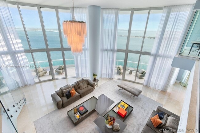 Building Photo - 1643 Brickell Ave