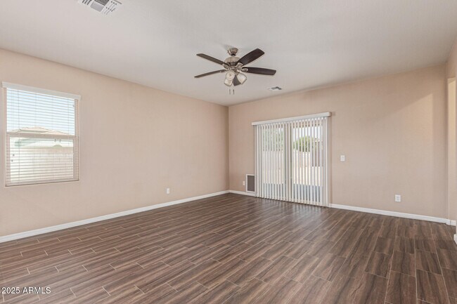Foto del edificio - 41161 W Capistrano Dr