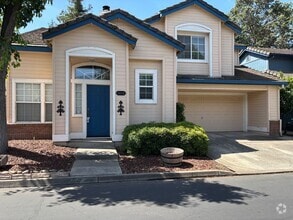 Building Photo - 8212 Shannon Oak Ln