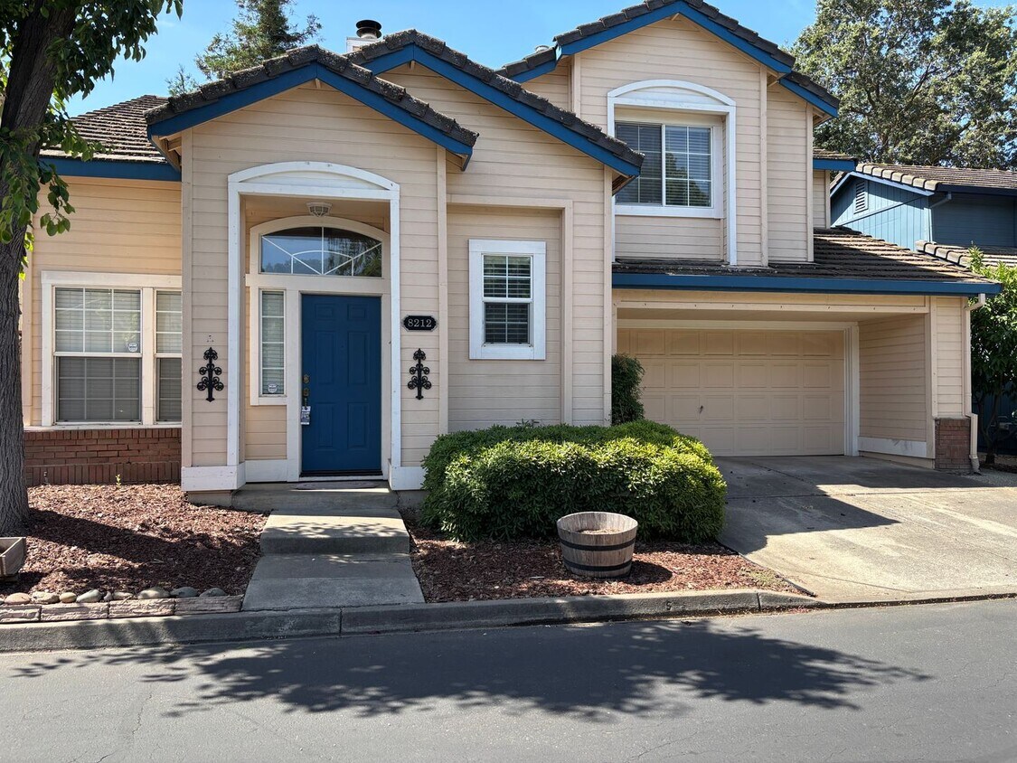 Foto principal - Lovely Home in the Laguna New Dimensions HOA