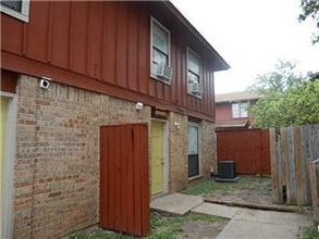 Building Photo - 1317 Southport Dr