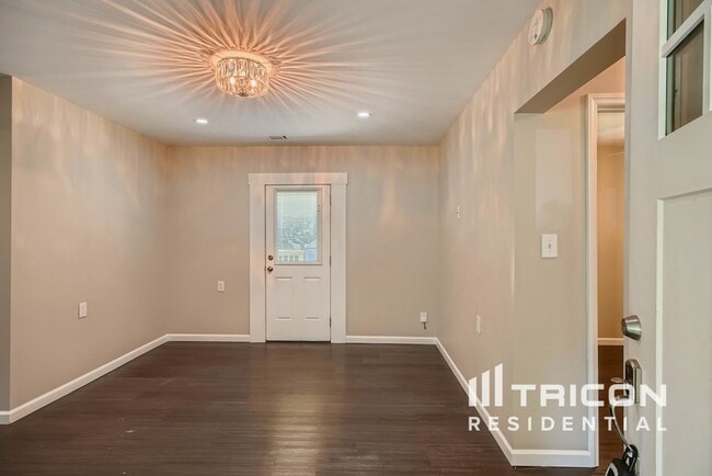 Foto del edificio - 4223 Dinglewood Ave