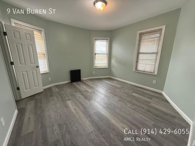 Building Photo - 9 Van Buren St