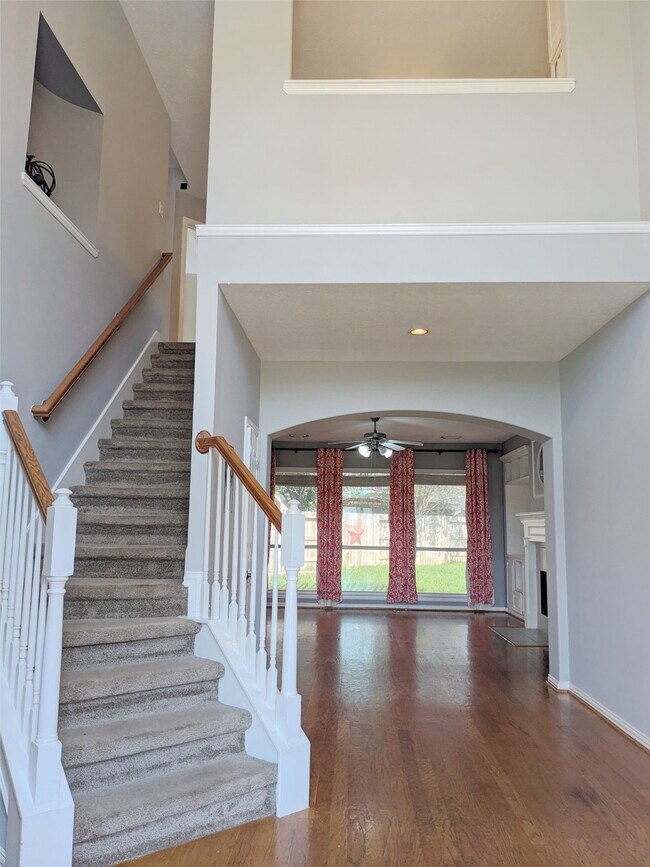 Foto del edificio - 3054 Summercrest Dr