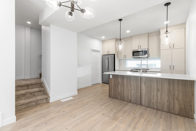 Building Photo - 8554-8583 83 Ave NW