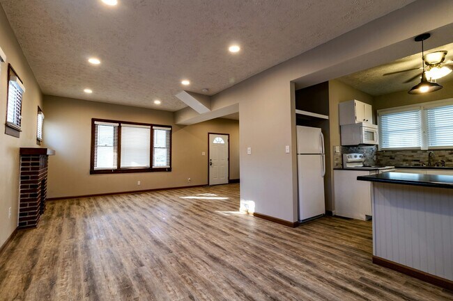 Foto del edificio - 316 Ferguson Ct