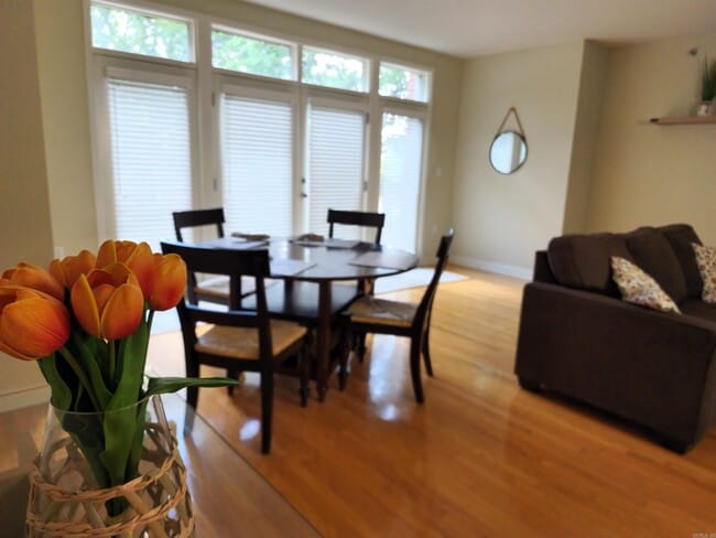 Foto del edificio - 515 E Capitol Ave