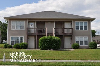 Building Photo - 2710 Lantern Walk SE