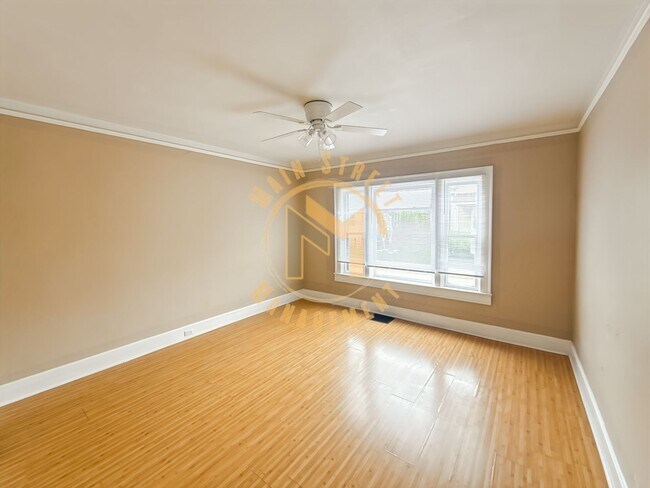 Foto del edificio - 4 Bed 1 Bath Single Family Home