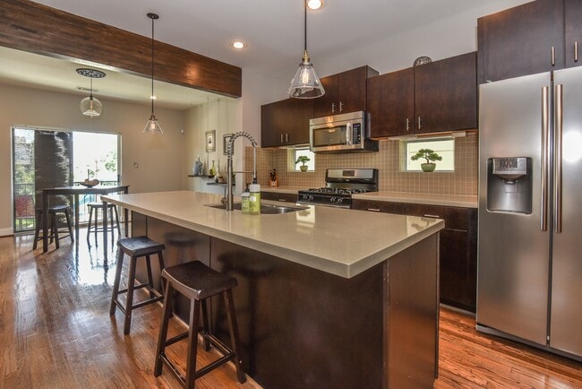 Building Photo - 4418 Koehler St