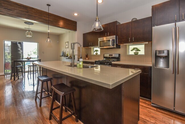 Foto del edificio - 4418 Koehler St