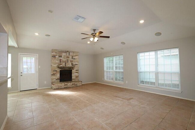 Building Photo - 16715 Dew Drop Ln