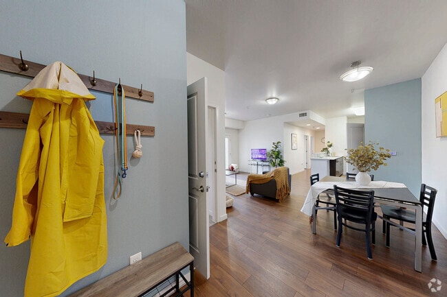 3BR, 3BA - 1,195SF - Dining Room - Villas Apartments