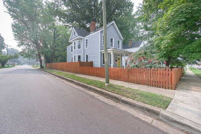 Foto del edificio - 3125 Enslow Ave