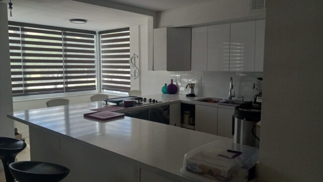 Foto del edificio - 250-180 180th Dr