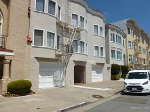 Building Photo - 1830 Beach St