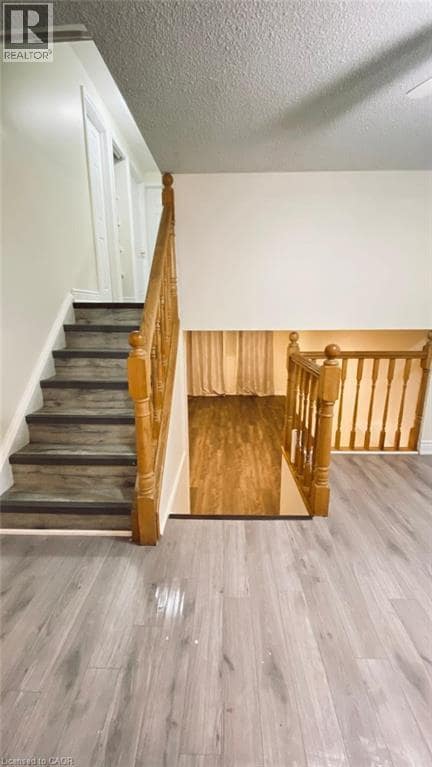 Building Photo - 508 Pinetree Crescent