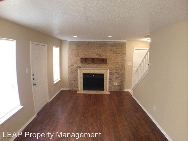 Building Photo - 610 Starlinda Ct